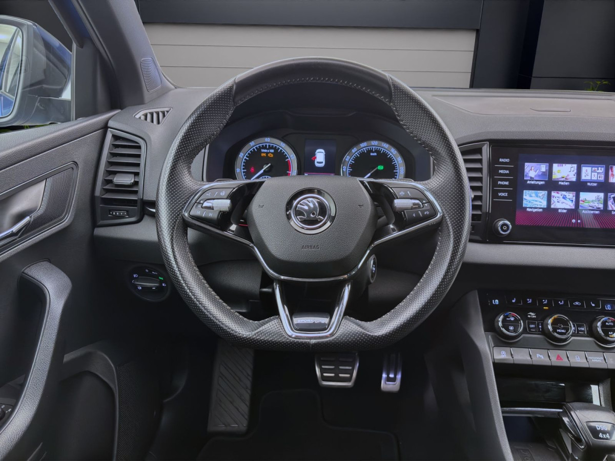 Thumb 10: Škoda Karoq 2.0 TSI DSG 4x4 SPORTLINE AHK NAVI PDC SITZHZG