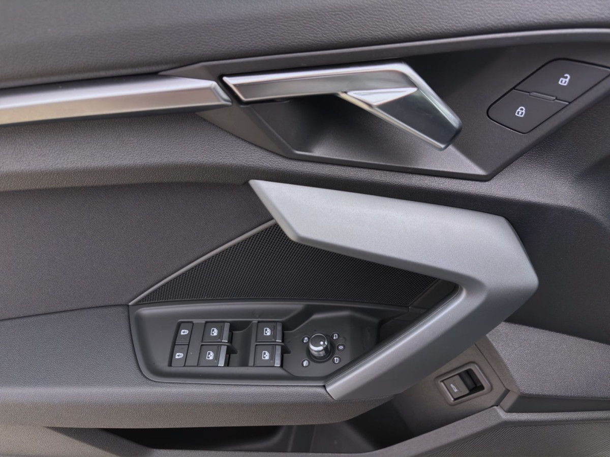 Thumb 10: Audi A3 Limousine 30 TDI S-LINE KAMERA NAVI eKLAPPE AHK