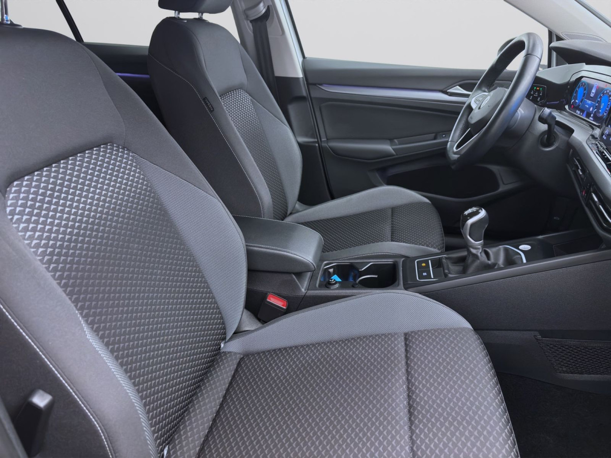 Thumb 16: Volkswagen Golf 1.5 TSI ACTIVE STDHZG NAVI KAMERA PDC