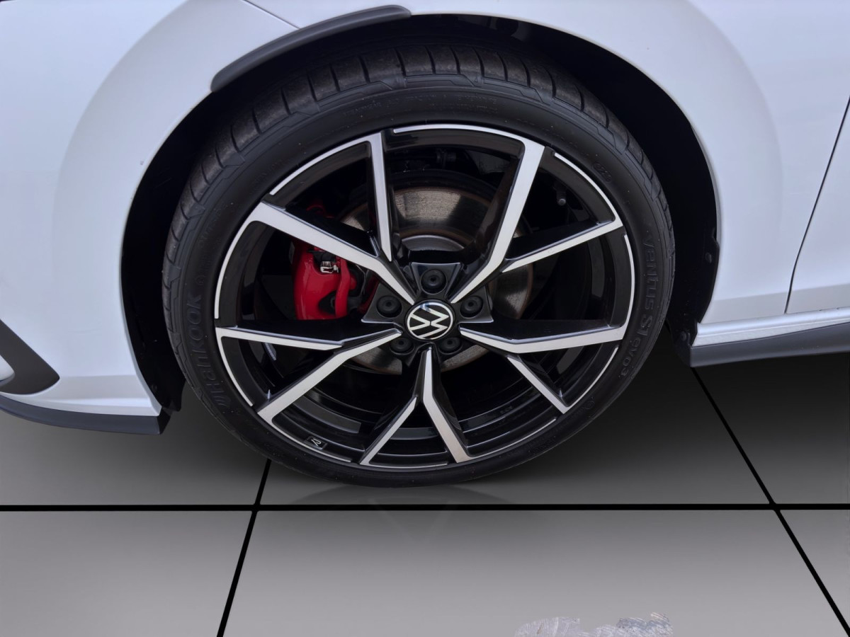 Thumb 8: Volkswagen Golf GTD NAVI LEDER AHK PANO KAMERA