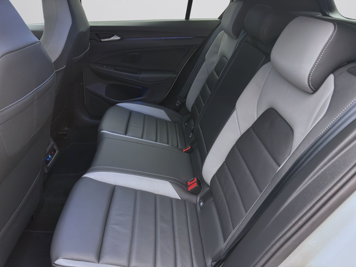 Thumb 15: Volkswagen Golf GTD NAVI LEDER AHK PANO KAMERA