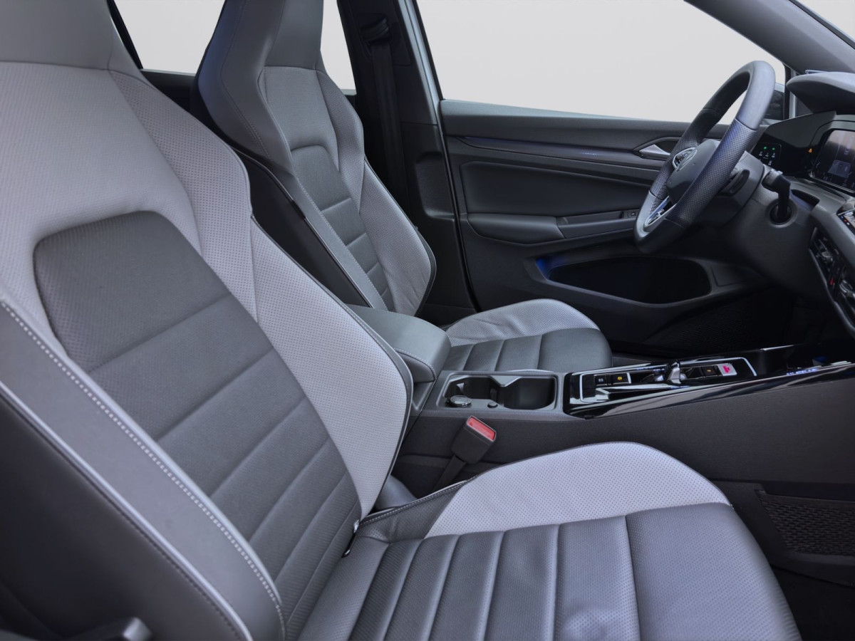 Thumb 16: Volkswagen Golf GTD NAVI LEDER AHK PANO KAMERA