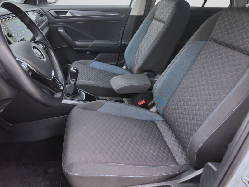 Bild 9: Volkswagen T-Roc 1.5 TSI IQ.DRIVE PDC SITZHZG KLIMA ACC