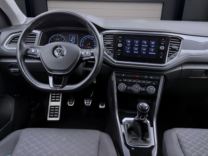 Bild 13: Volkswagen T-Roc 1.5 TSI IQ.DRIVE PDC SITZHZG KLIMA ACC