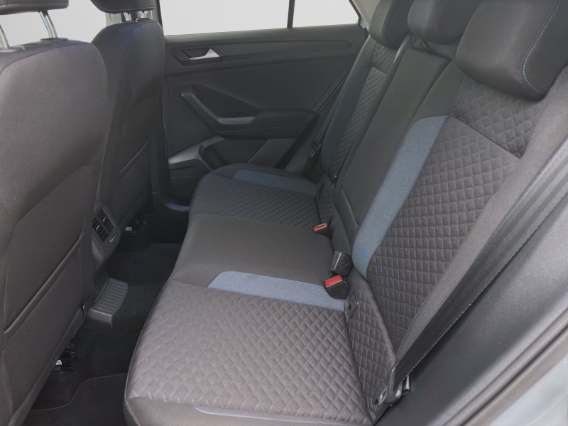 Bild 15: Volkswagen T-Roc 1.5 TSI IQ.DRIVE PDC SITZHZG KLIMA ACC