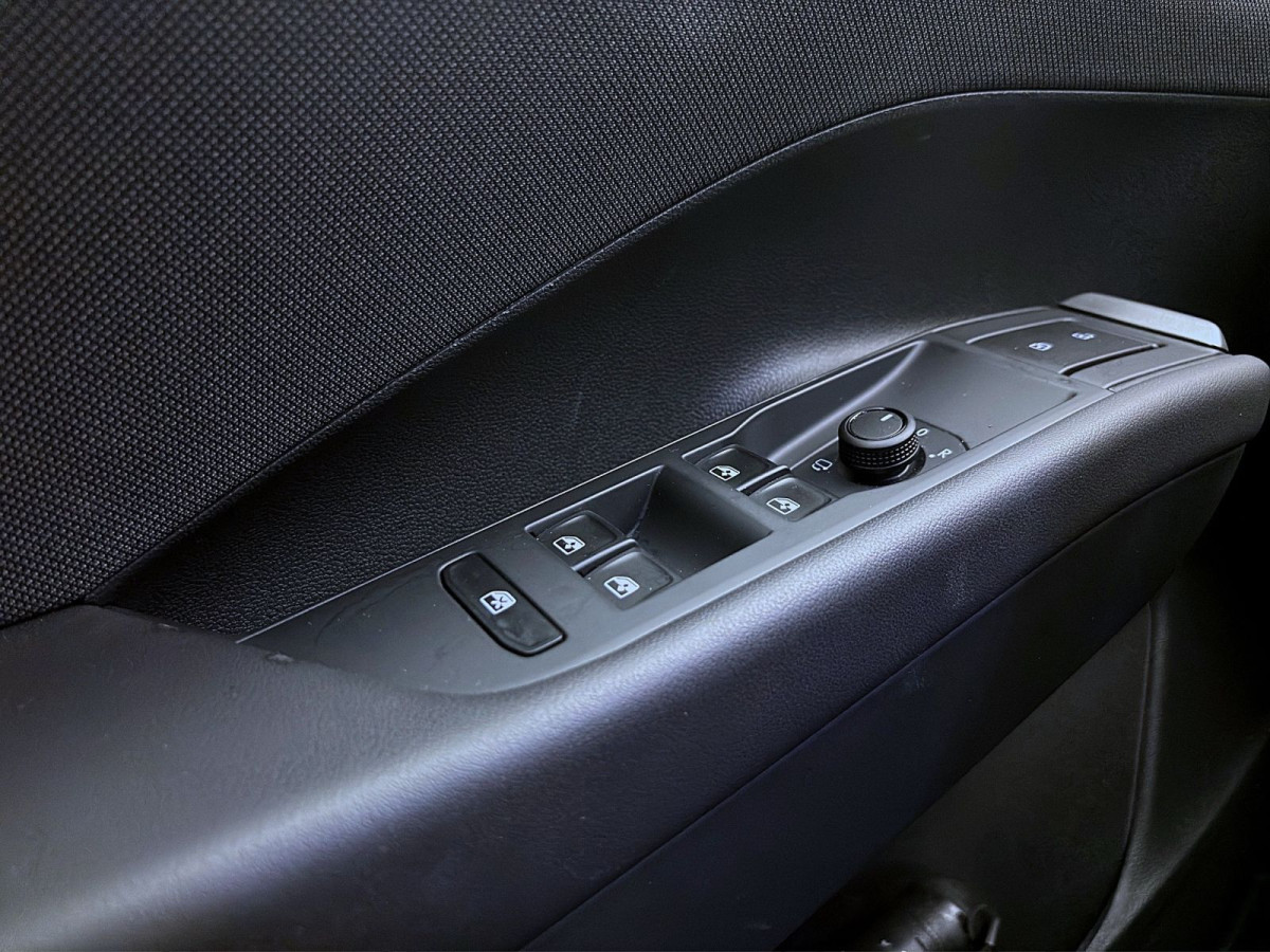 Thumb 10: Volkswagen T-Roc 1.5 eTSI DSG LIFE AHK NAVI KAMERA ACC