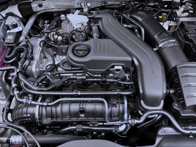 Bild 17: Volkswagen T-Roc 1.5 eTSI DSG LIFE AHK KAMERA NAVI PDC