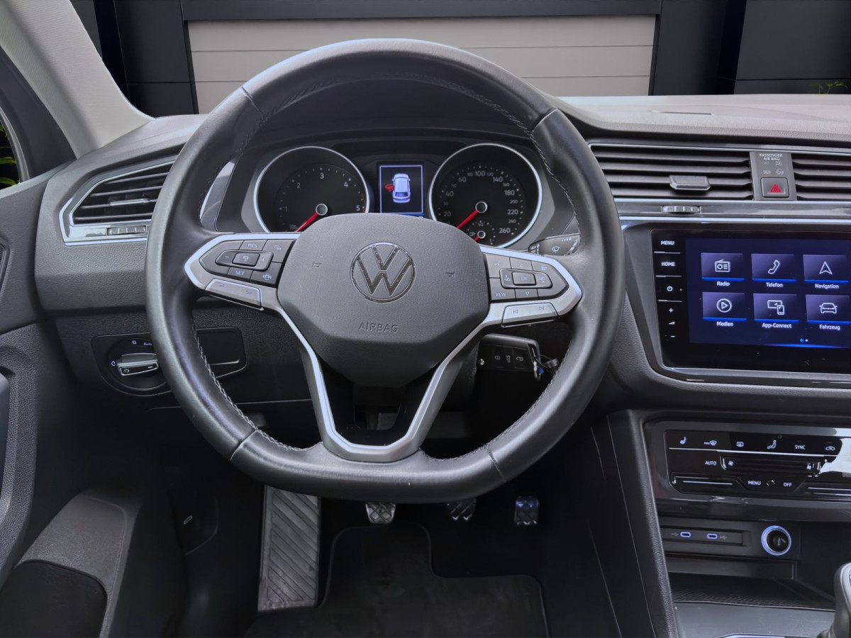 Thumb 11: Volkswagen Tiguan 2.0 TDI LIFE NAVI SITZHZG PDC KLIMA