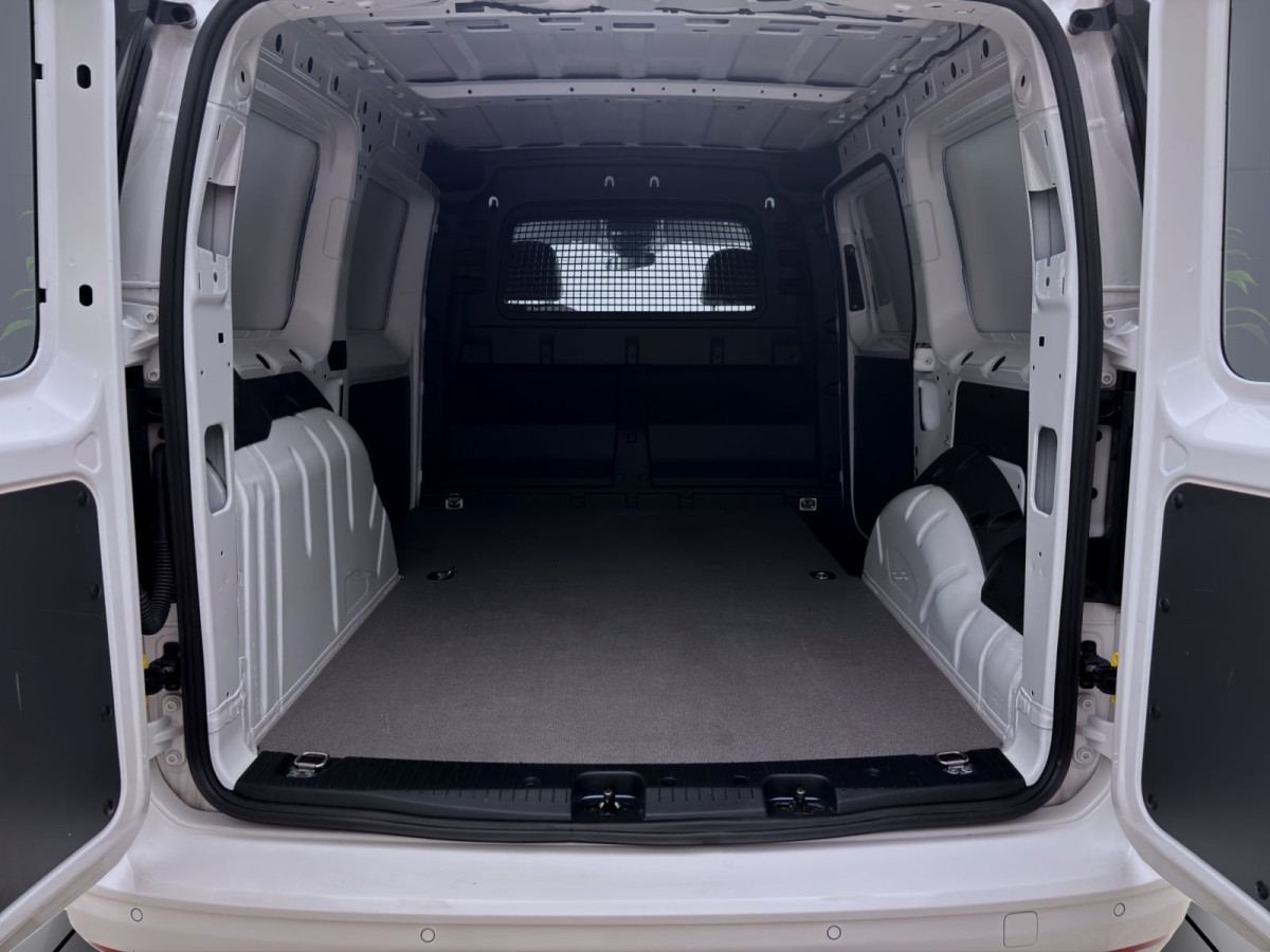Thumb 3: Volkswagen Caddy Maxi Cargo 2.0 TDI MAXI AHK NAVI LED GRA