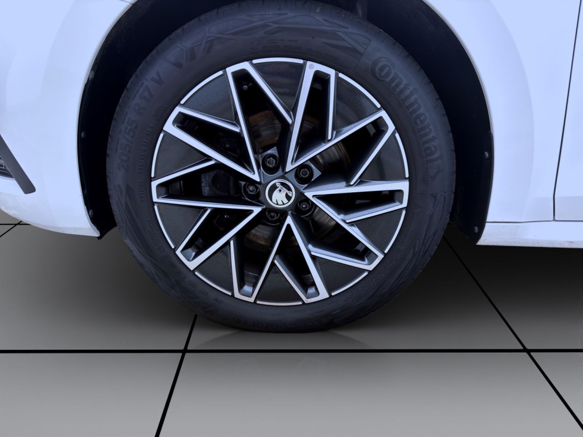 Thumb 8: Škoda Octavia Combi 2.0 TDI DSG CLEVER NAVI KAMERA MATRIX