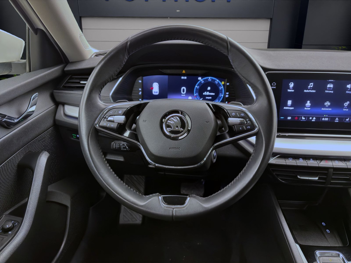 Thumb 11: Škoda Octavia Combi 2.0 TDI DSG CLEVER NAVI KAMERA MATRIX