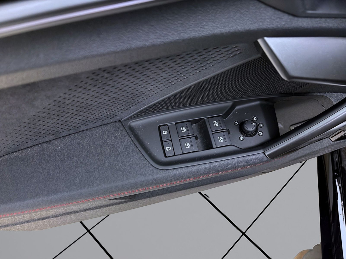 Thumb 10: Audi RS 3 Limousine PANO NAVI+ MATRIX SONOS LM19