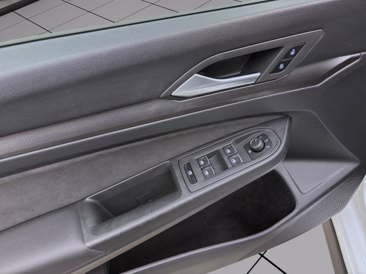Thumb 10: Volkswagen Golf GTI PDC SITZHZG KLIMA LED DAB+