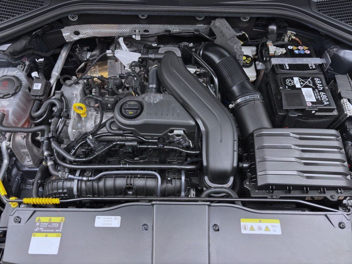 Thumb 17: Volkswagen T-Roc Cabriolet 1.5 TSI DSG R-LINE AHK NAVI PDC