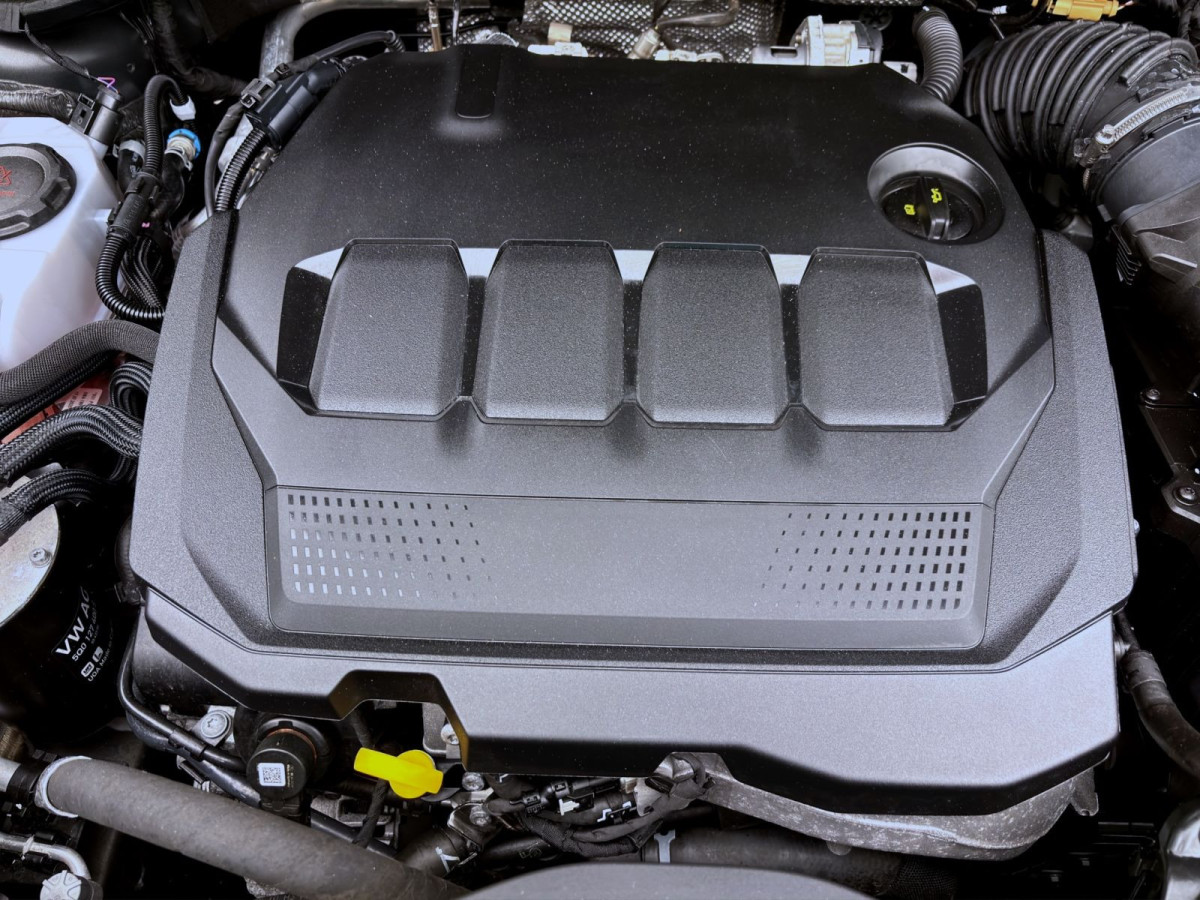 Thumb 18: Volkswagen Tayron 2.0 TDI DSG 4M R-LINE PANO AHK IQ.LIGHT DCC