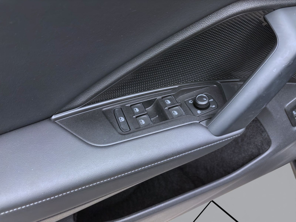Thumb 10: Volkswagen Tiguan 2.0 TDI DSG R-LINE AHK NAVI IQ.LIGHT ACC