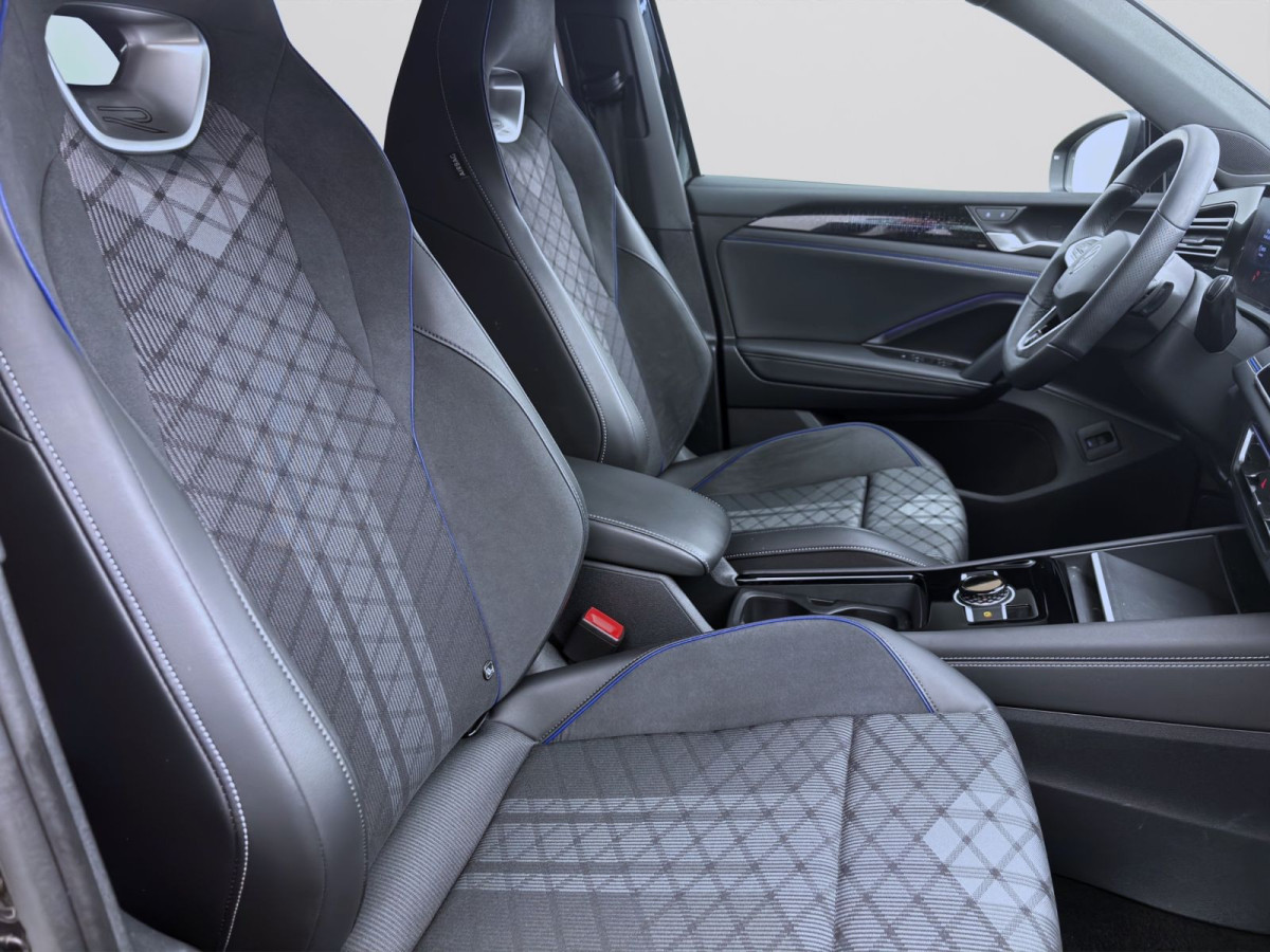 Thumb 16: Volkswagen Tiguan 2.0 TDI DSG R-LINE AHK NAVI IQ.LIGHT ACC