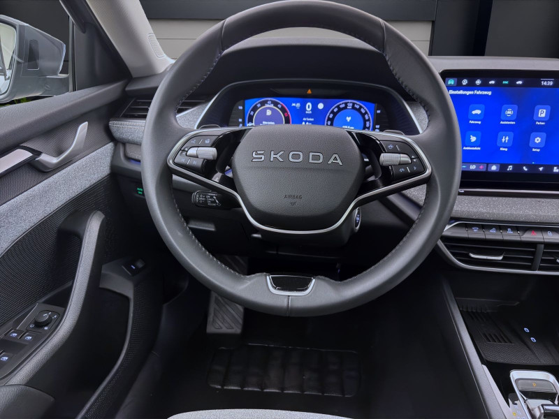 Bild 11: Škoda Octavia Combi 2.0 TDI DSG TOUR PANO NAVI HuD SITZHZG
