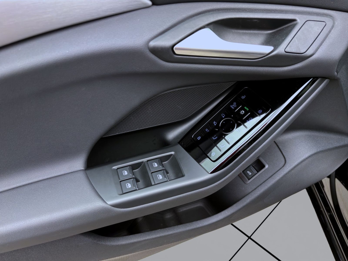 Thumb 10: Audi A6 Avant e-tron ADVANCED MATRIX eKLAPPE AHK LM20