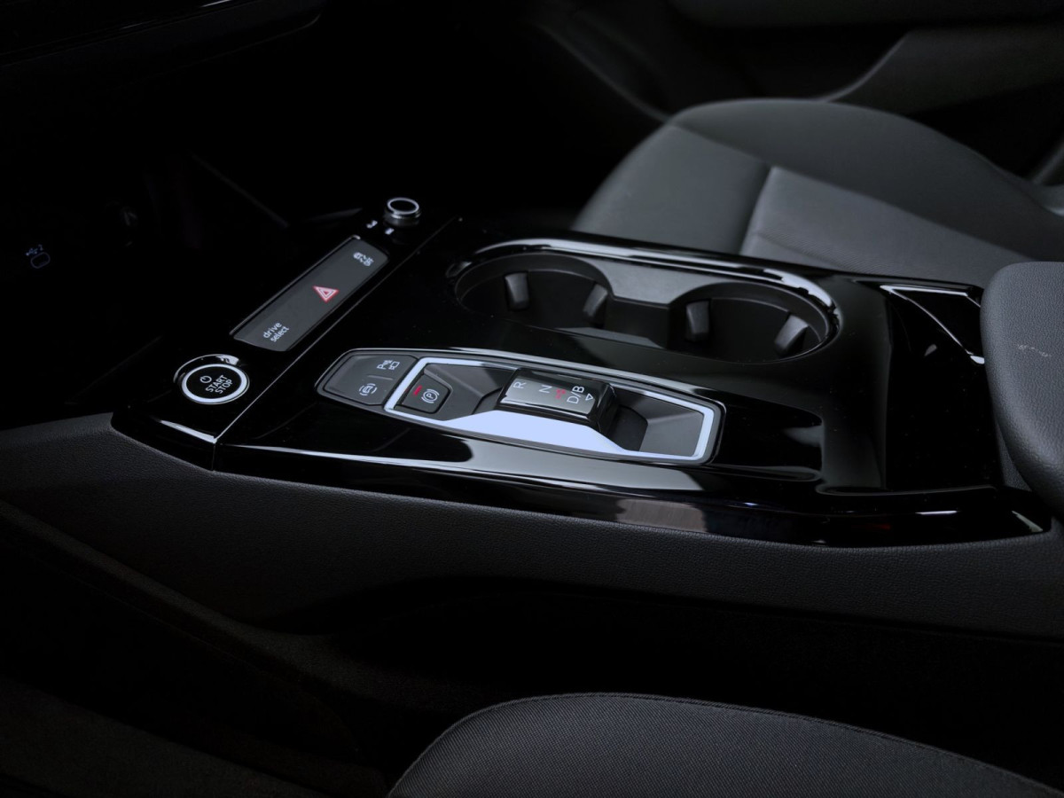Thumb 14: Audi A6 Avant e-tron ADVANCED MATRIX eKLAPPE AHK LM20