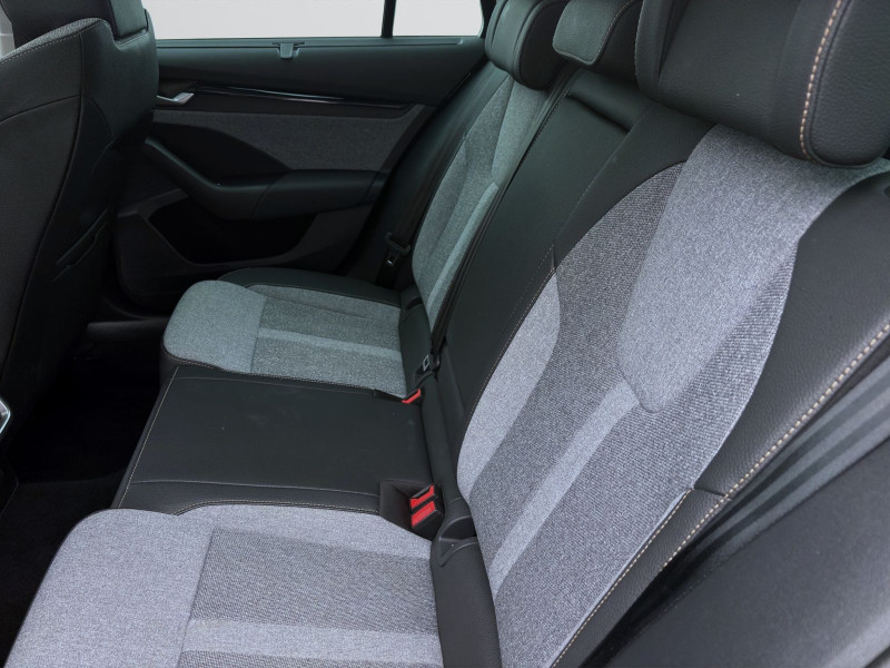 Bild 15: Škoda Octavia Combi 2.0 TDI DSG TOUR STDHZG PANO NAVI HuD