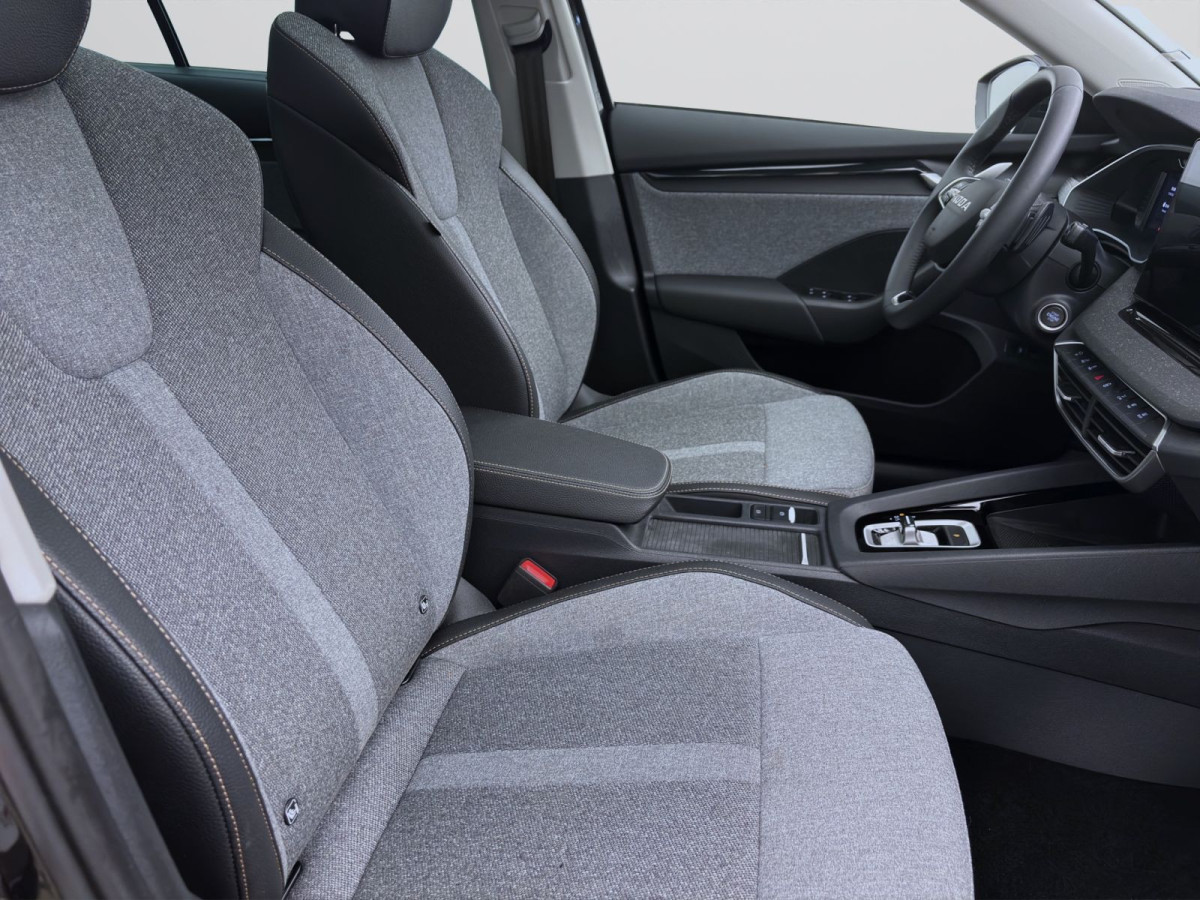 Thumb 16: Škoda Octavia Combi 2.0 TDI DSG TOUR STDHZG PANO NAVI HuD