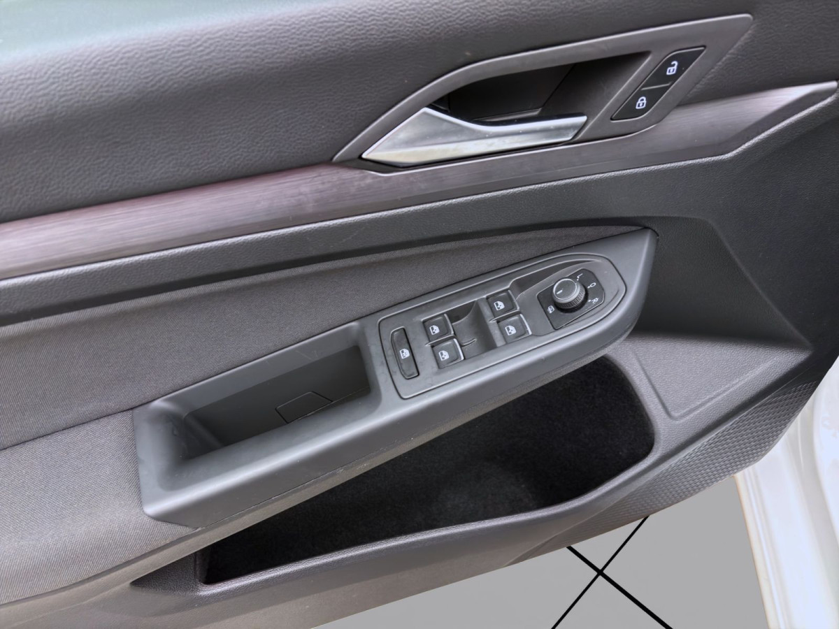 Thumb 10: Volkswagen Golf 2.0 TSI DSG STYLE STDHZG PANO AHK NAVI