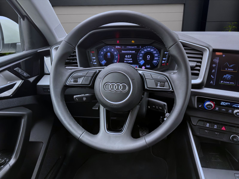 Bild 11: Audi A1 Sportback 30 TFSI ADVANCED SITZHZG PDC GRA LM16