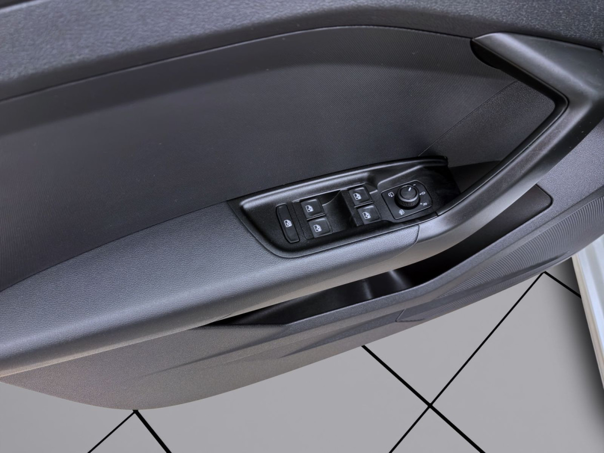 Thumb 10: Audi A1 Sportback 30 TFSI ADVANCED SITZHZG PDC GRA LM16