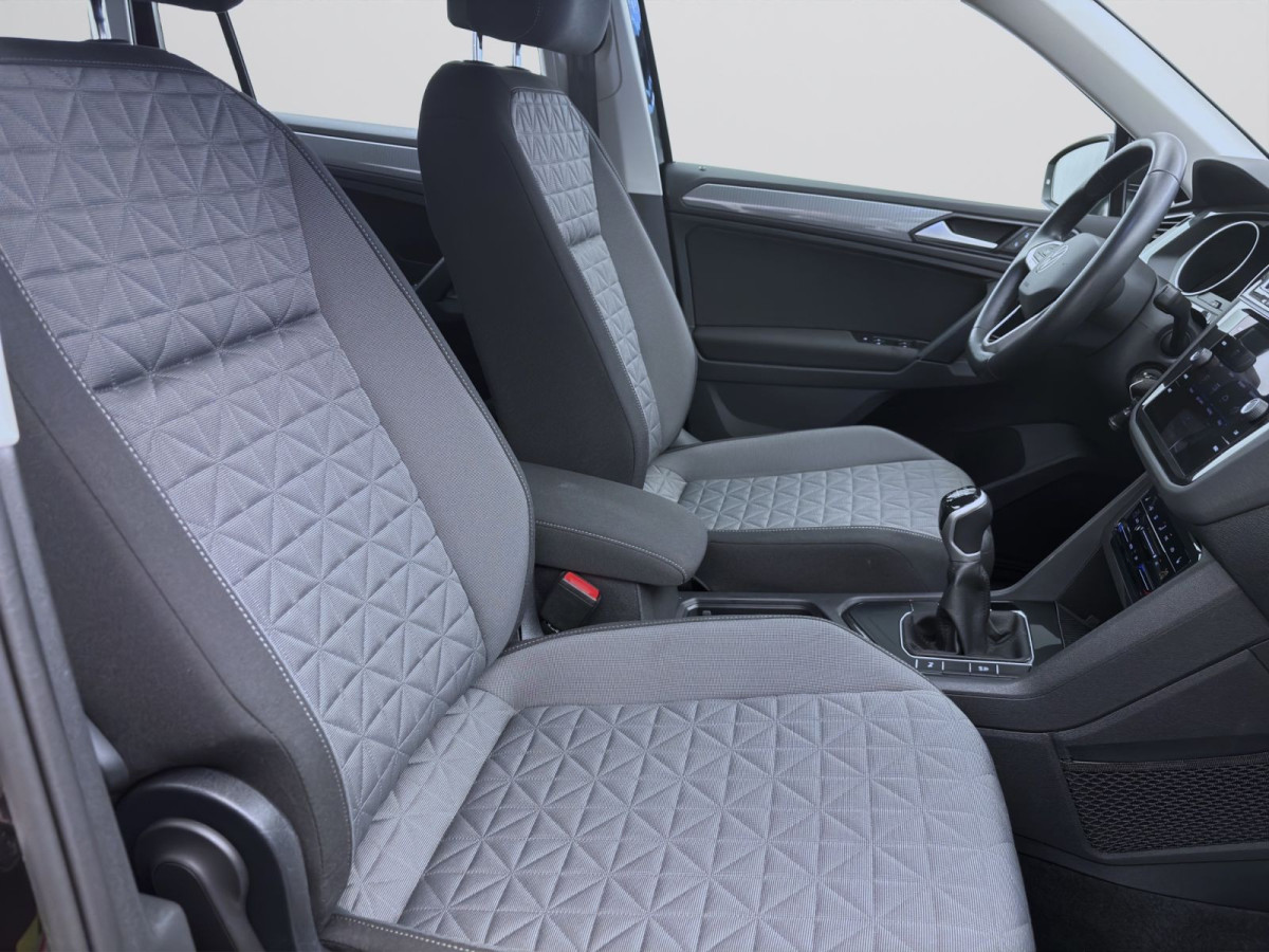 Thumb 16: Volkswagen Tiguan 1.5 TSI LIFE NAVI LED ACC SITZHZG