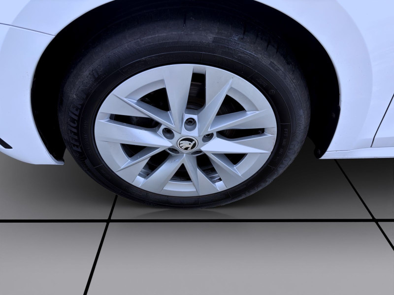 Bild 8: Škoda Octavia Combi 2.0 TDI DSG STYLE AHK NAVI HuD SITZHZG