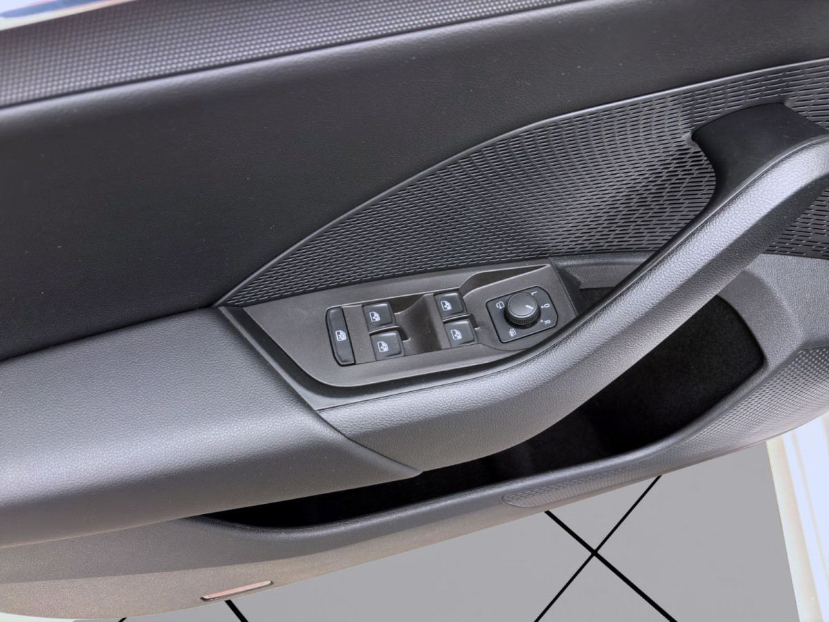 Thumb 10: Škoda Octavia Combi 2.0 TDI DSG STYLE AHK NAVI HuD SITZHZG