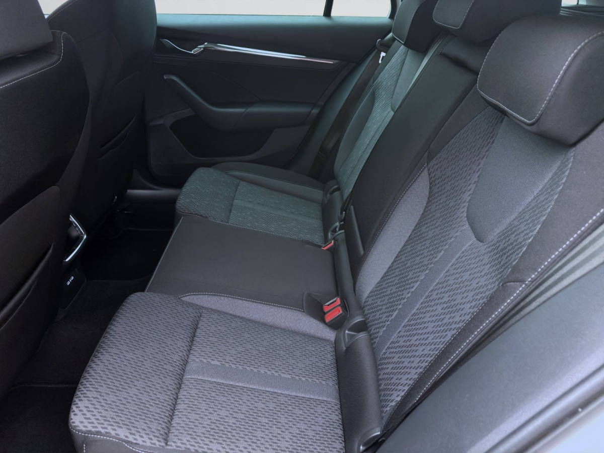 Thumb 15: Škoda Octavia Combi 2.0 TDI DSG STYLE AHK NAVI HuD SITZHZG