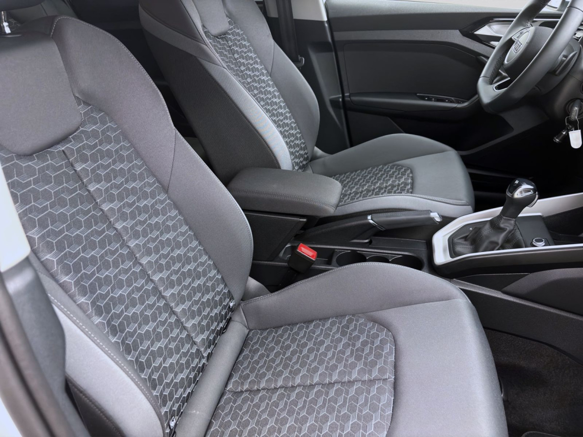 Thumb 16: Audi A1 Sportback 30 TFSI ADVANCED SITZHZG PDC KLIMA VIRTUAL