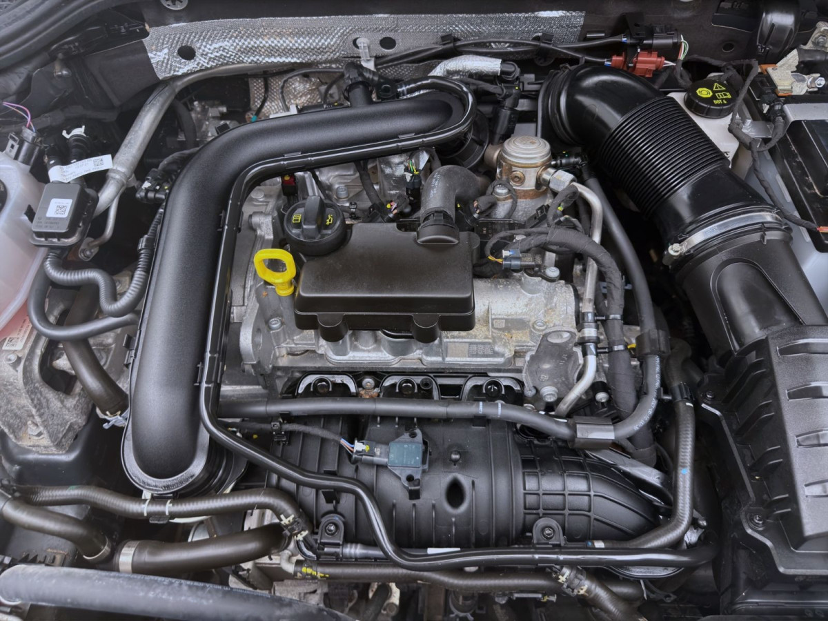 Thumb 17: Volkswagen Golf 1.0 TSI ACTIVE NAVI LED SITZHZG PDC
