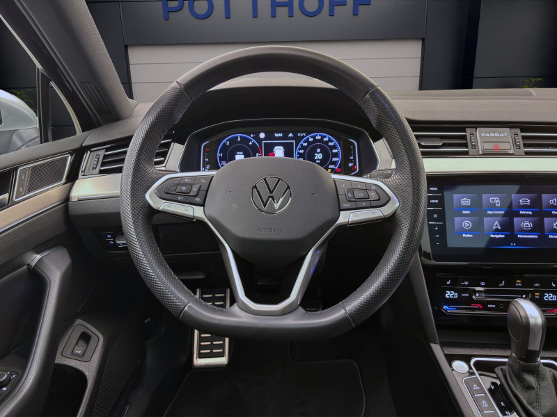 Bild 11: Volkswagen Passat Variant 2.0 TDI DSG 4M ALLTRACK PANO AHK NAVI HuD