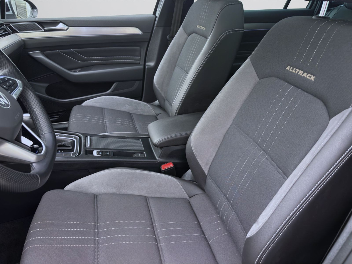 Thumb 9: Volkswagen Passat Variant 2.0 TDI DSG 4M ALLTRACK PANO AHK NAVI HuD