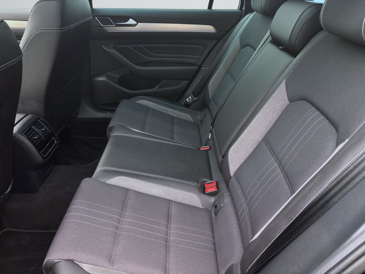 Thumb 15: Volkswagen Passat Variant 2.0 TDI DSG 4M ALLTRACK PANO AHK NAVI HuD