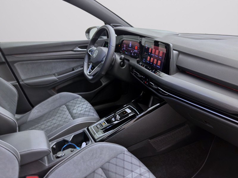 Bild 17: Volkswagen Golf 1.5 eTSI DSG R-LINE NAVI PANO KAMERA SHZG