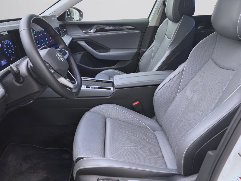 Bild 9: Volkswagen Passat Variant 2.0 TDI DSG ELEGANCE STDHZG AHK PANO KLIMA