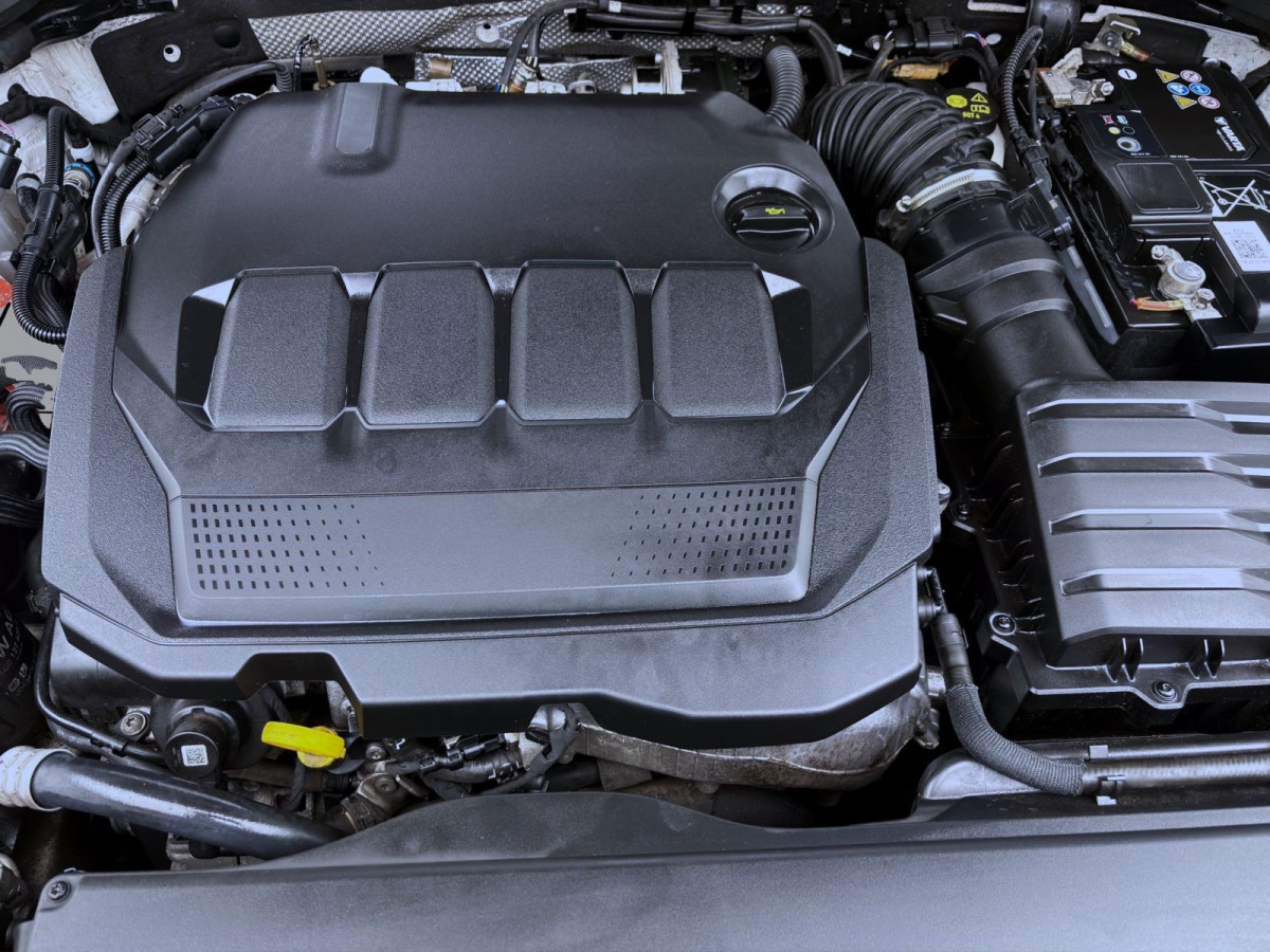 Thumb 18: Škoda Octavia Combi 2.0 TDI DSG SELECTION PLUS NAVI AHK KLIMA SHZG