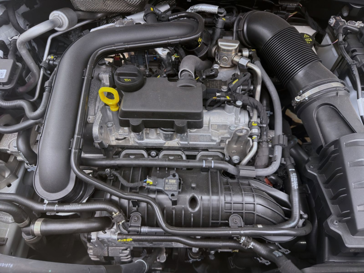 Thumb 16: Volkswagen Taigo 1.0 TSI LIFE SITZHZG PDC LED KLIMA DAB+
