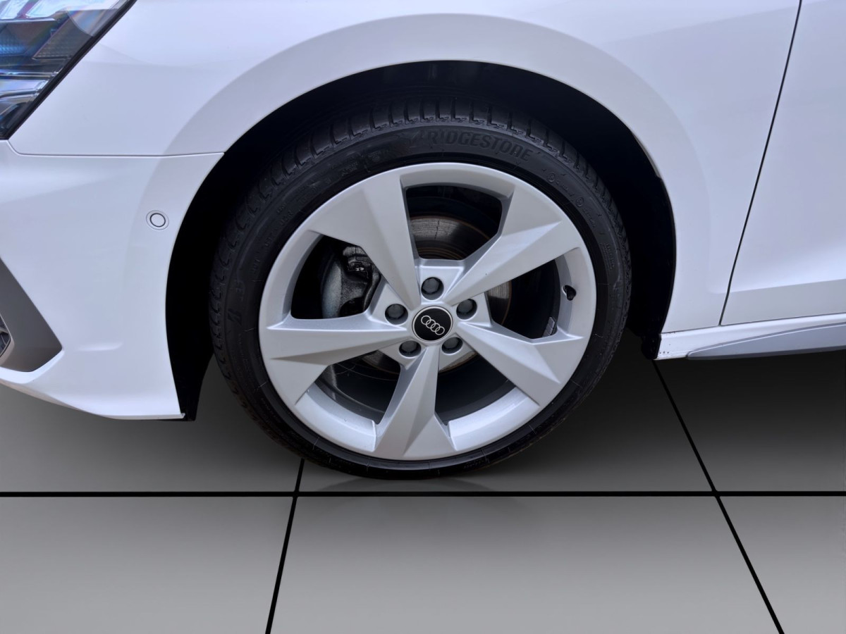 Thumb 8: Audi A3 Limousine 30 TDI S LINE STDHZG PANO NAVI HuD