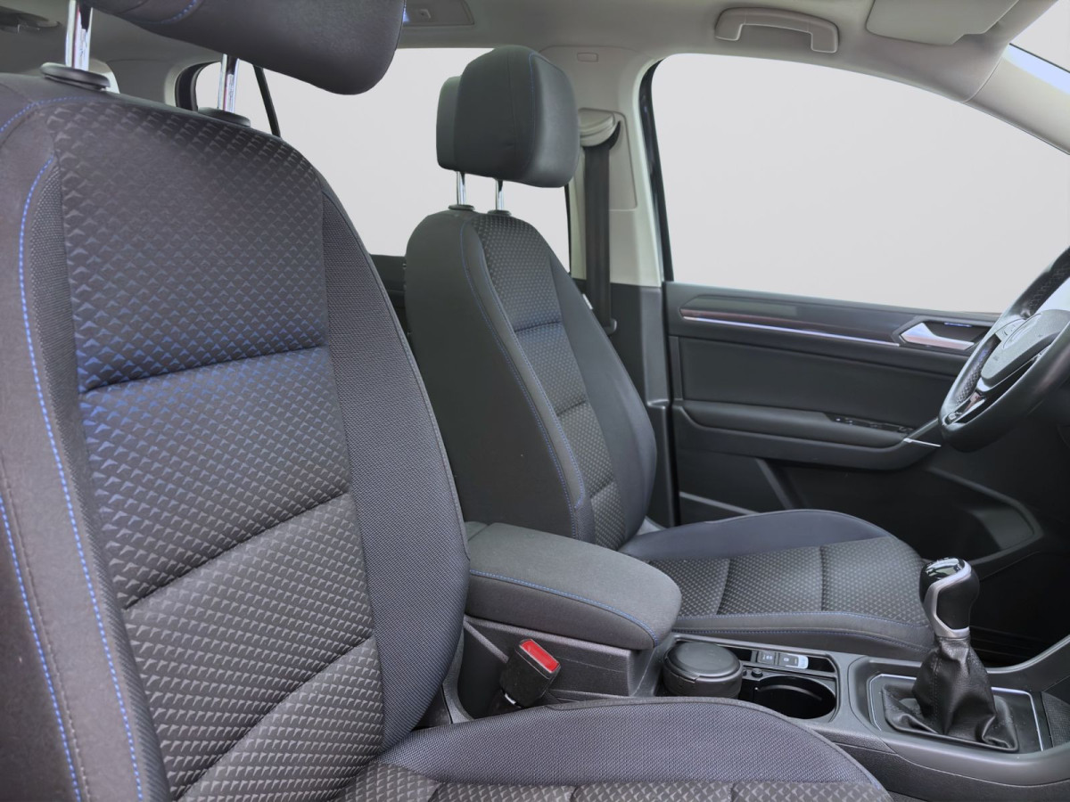 Thumb 16: Volkswagen Touran 2.0 TDI UNITED PANO AHK NAVI SITZHZG