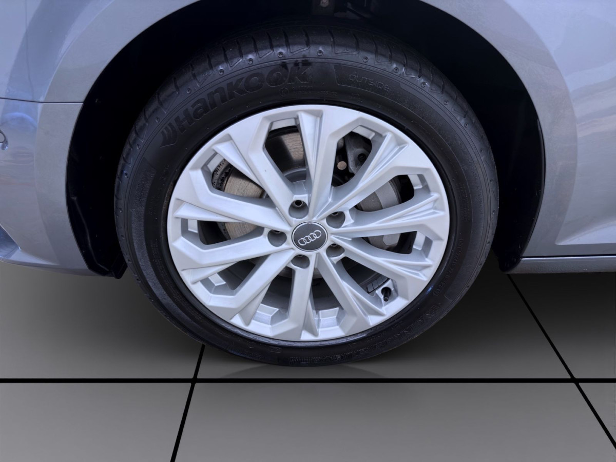 Thumb 8: Audi A4 Avant 2.0 TDI Q DESIGN PANO AHK NAVI XENON