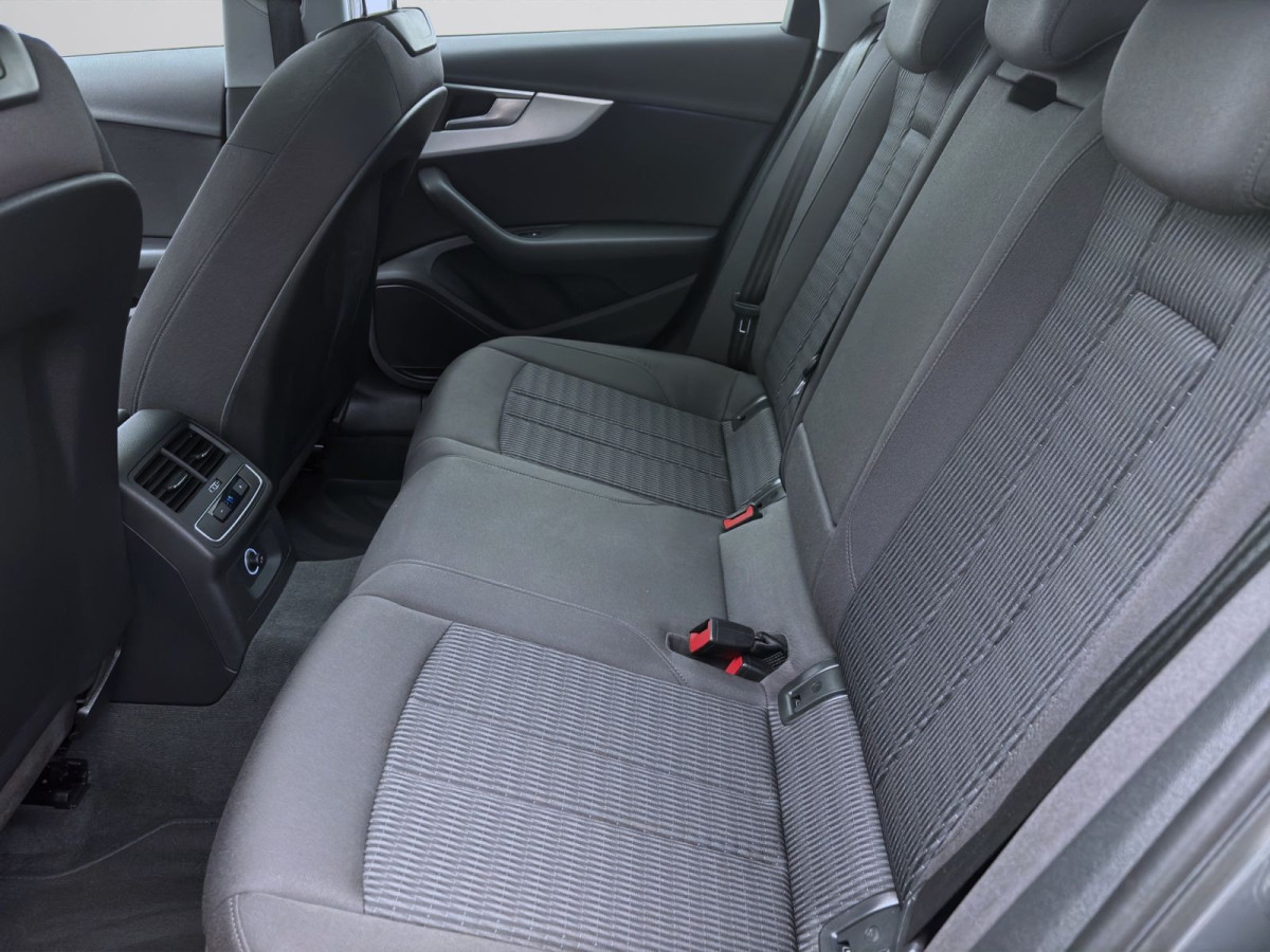 Thumb 15: Audi A4 Avant 2.0 TDI Q DESIGN PANO AHK NAVI XENON