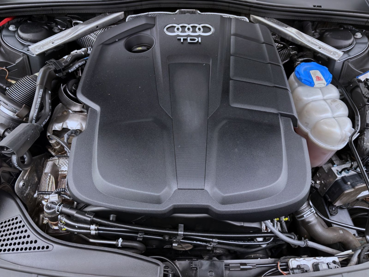 Thumb 18: Audi A4 Avant 2.0 TDI Q DESIGN PANO AHK NAVI XENON