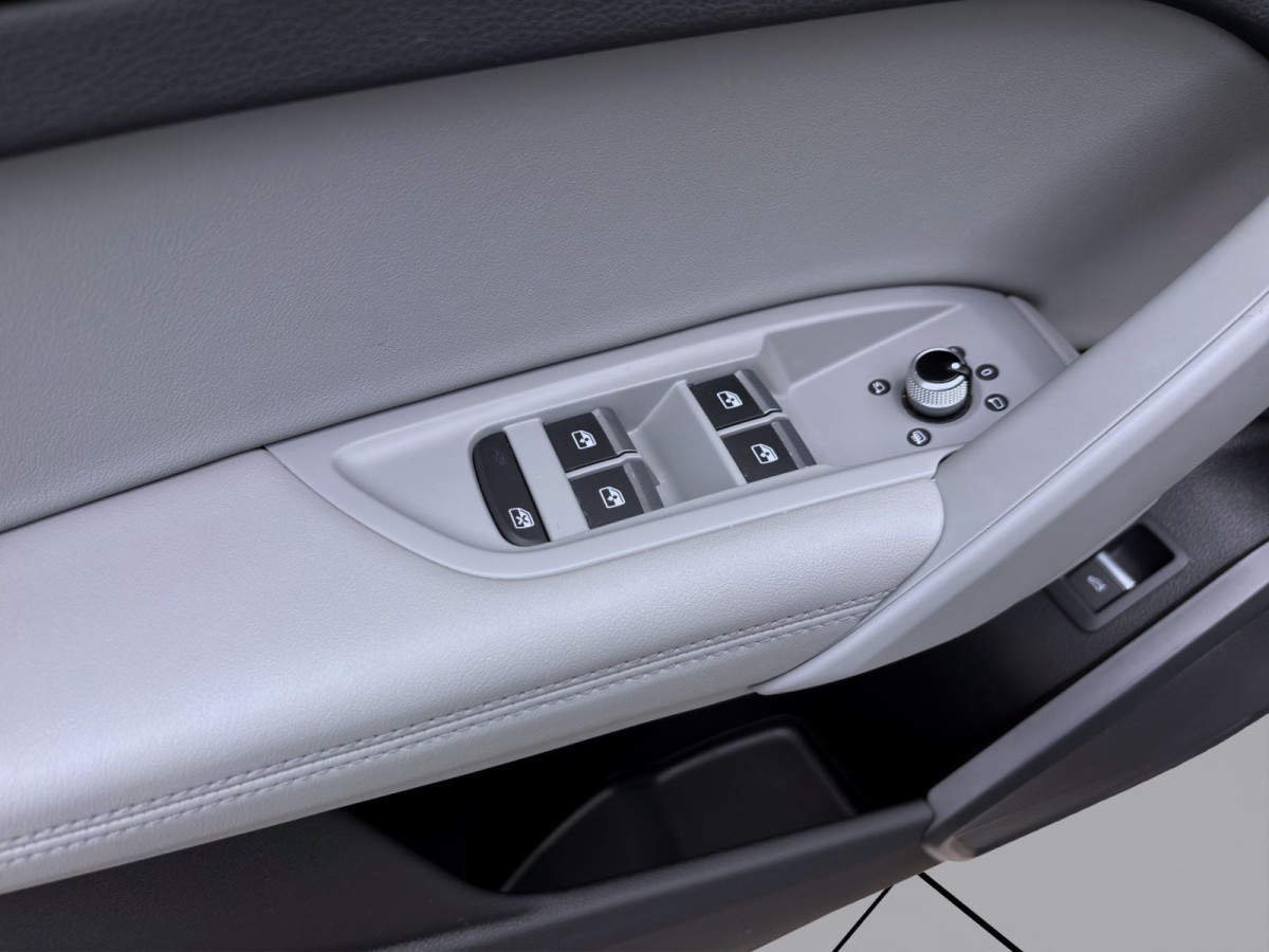 Thumb 10: Audi Q5 40 TDI Q ADVANCED PANO MATRIX NAVI PDC