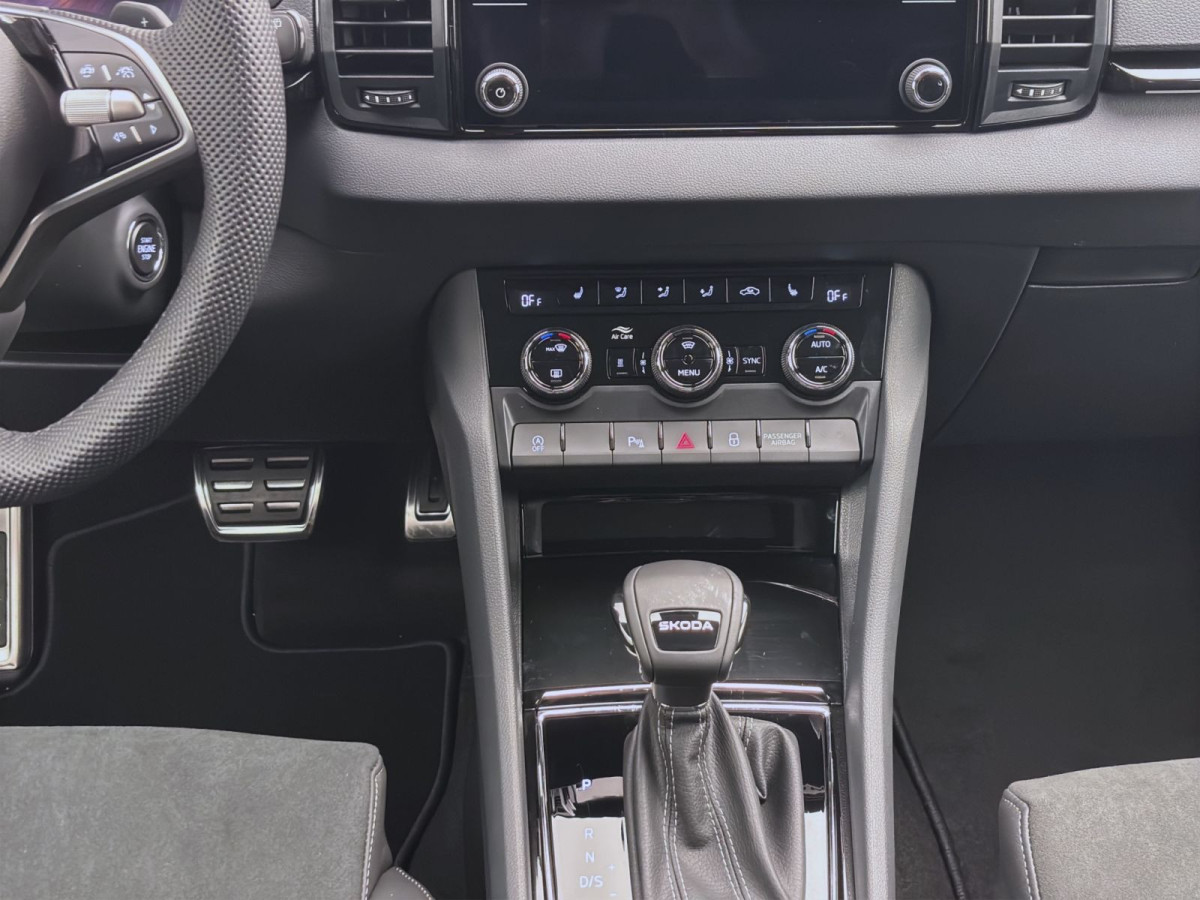 Thumb 14: Škoda KAROQ SPORTLINE AHK PANO STANDH NAV KAM pACC DCC