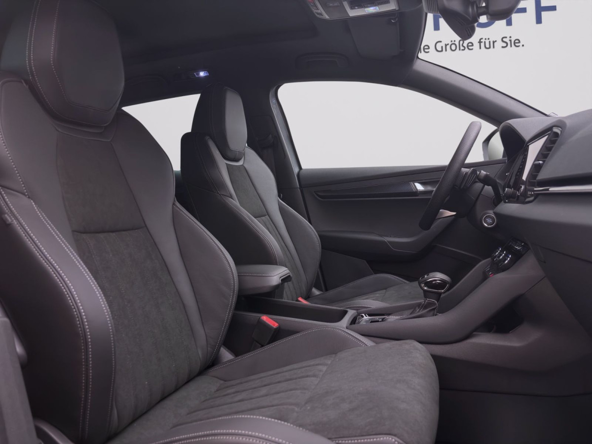 Thumb 16: Škoda KAROQ SPORTLINE AHK PANO STANDH NAV KAM pACC DCC